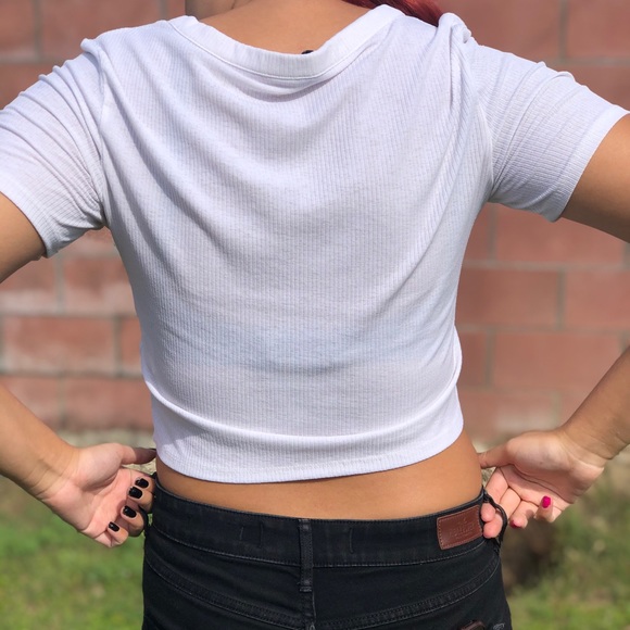 Button crop top 😻🎰 - Picture 5 of 5